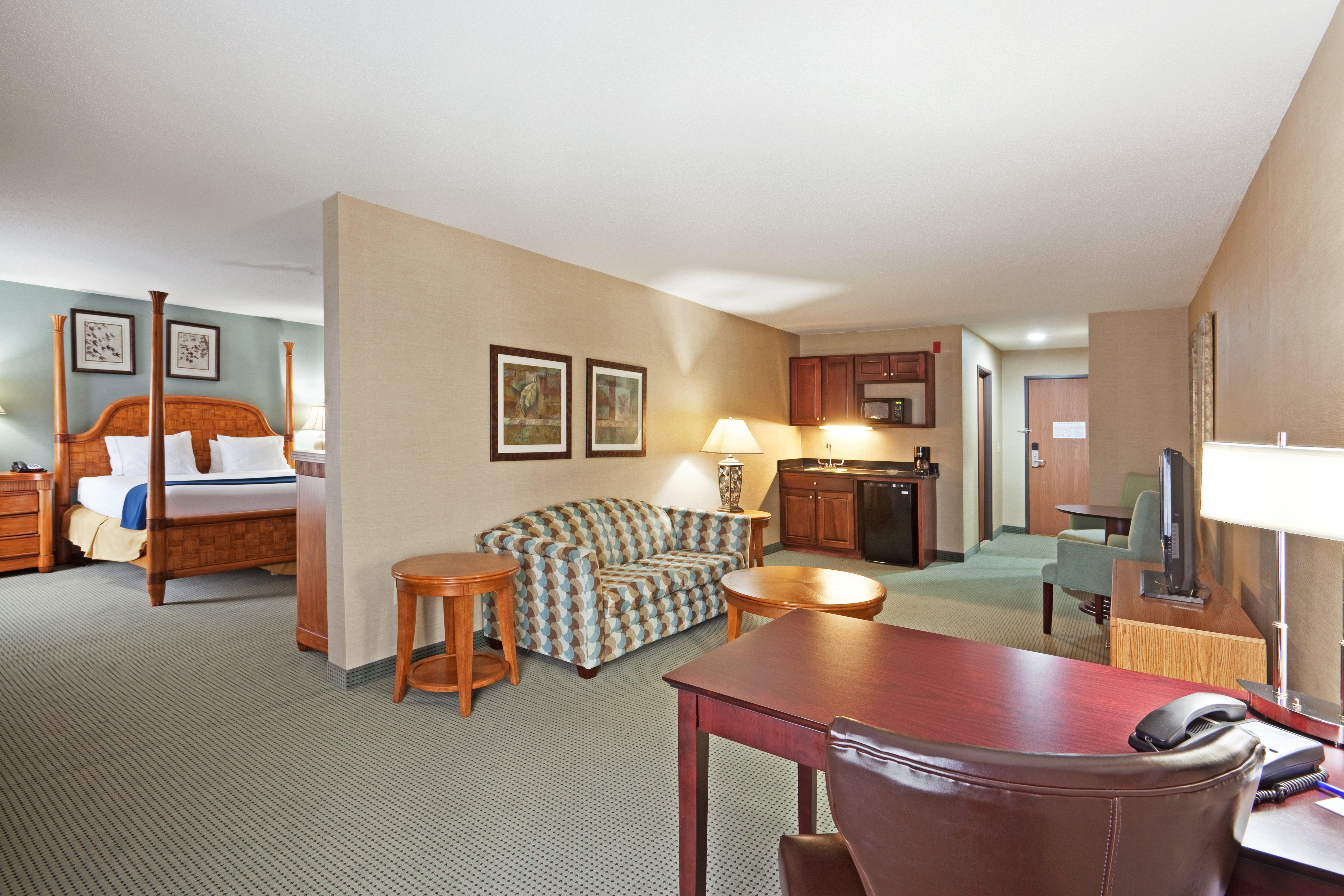 Holiday Inn Express And Suites Meriden By Ihg Luaran gambar