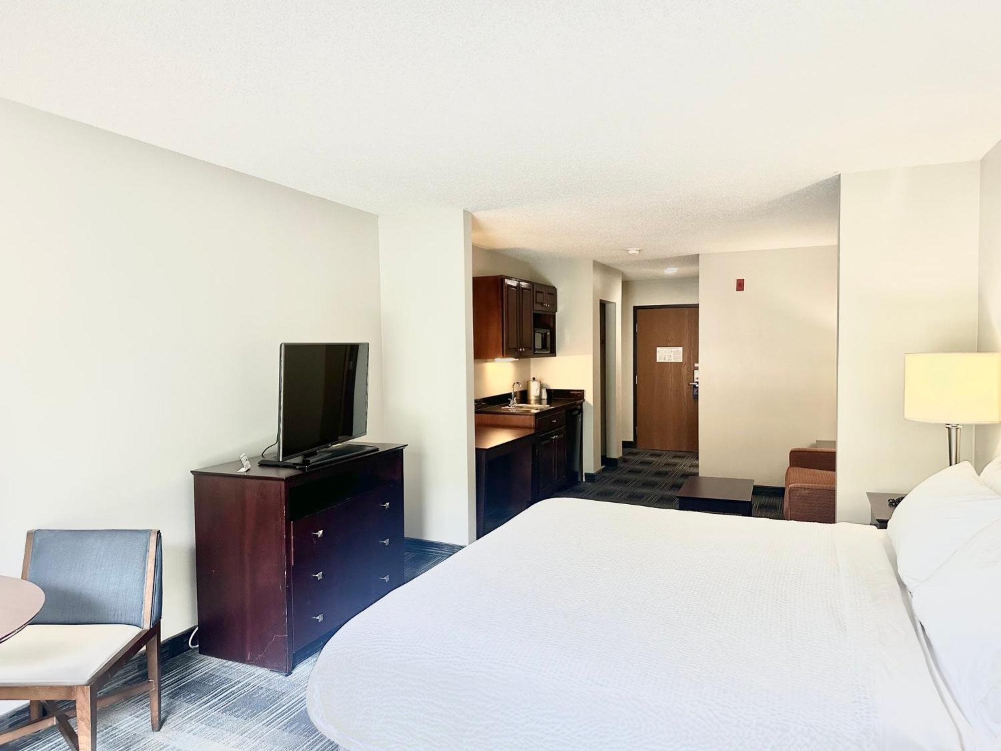 Holiday Inn Express And Suites Meriden By Ihg Luaran gambar