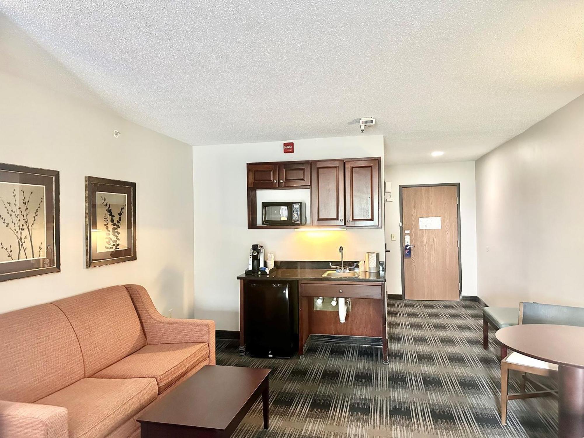 Holiday Inn Express And Suites Meriden By Ihg Luaran gambar